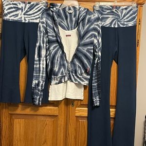 Hard Tail Yoga outfit